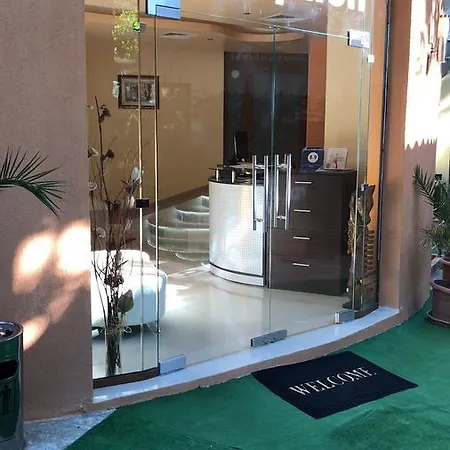 Sunny Paradise Family Otel Naousa