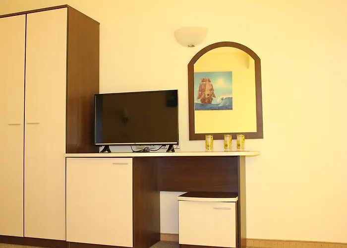 Sunny Paradise Family